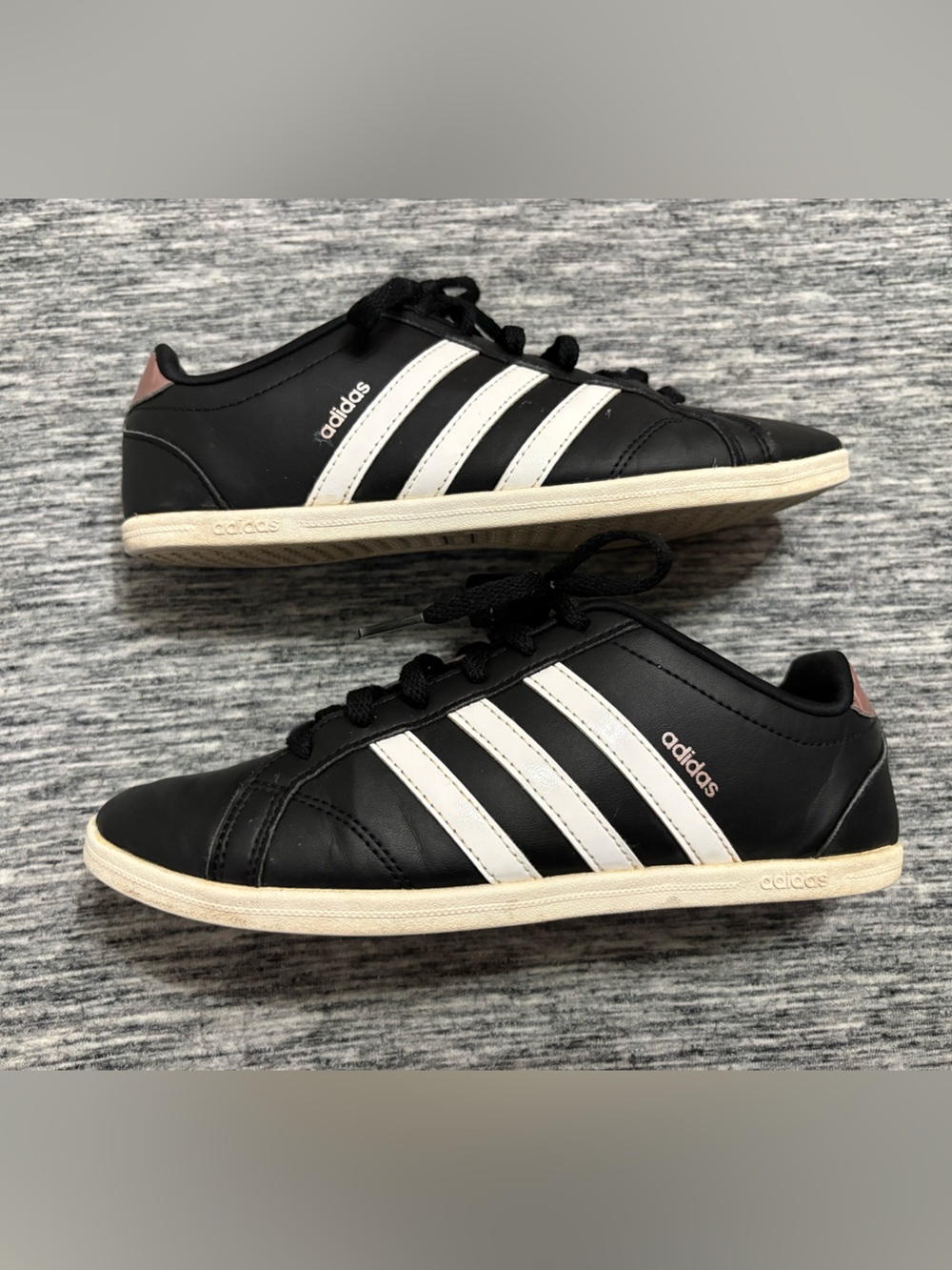 Adidas Coneo Sneakers Girls Size 6